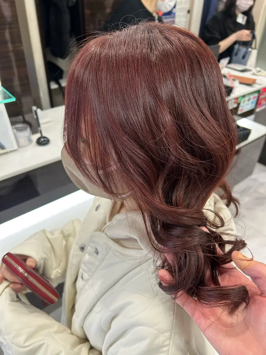 ロング カラー ヘアアレンジ 切りっぱなしボブ ブリーチ ボルドーカラー デザインカラー ダブルカラー カット ヘアカラー トリートメント 目黒 碧人のヘアスタイル