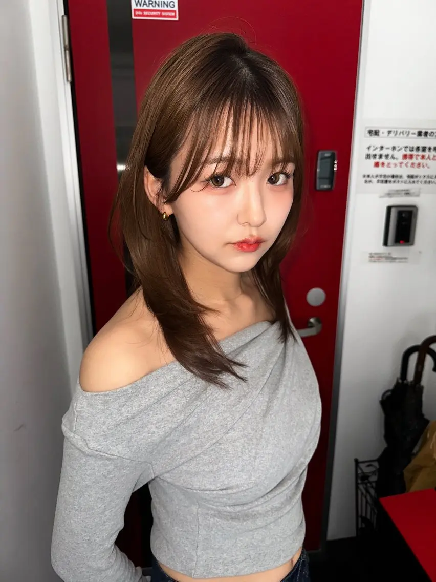 ロング ショート/レイヤー カット瑠輝のヘアスタイル
