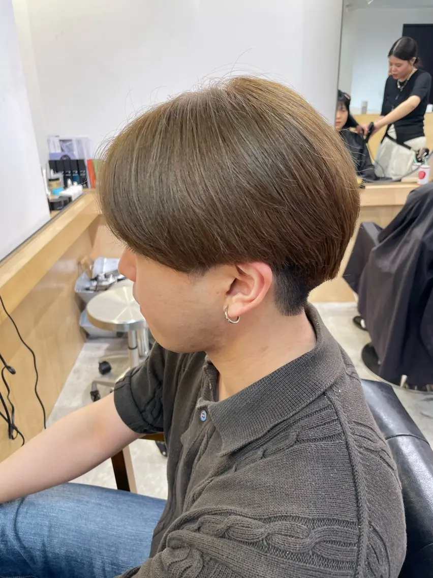 ショート カラー メンズ メンズブリーチ ベージュカラー ブリーチ ダブルカラー ミルクティーベージュ ヘアカラー マエダ リョウのヘアスタイル