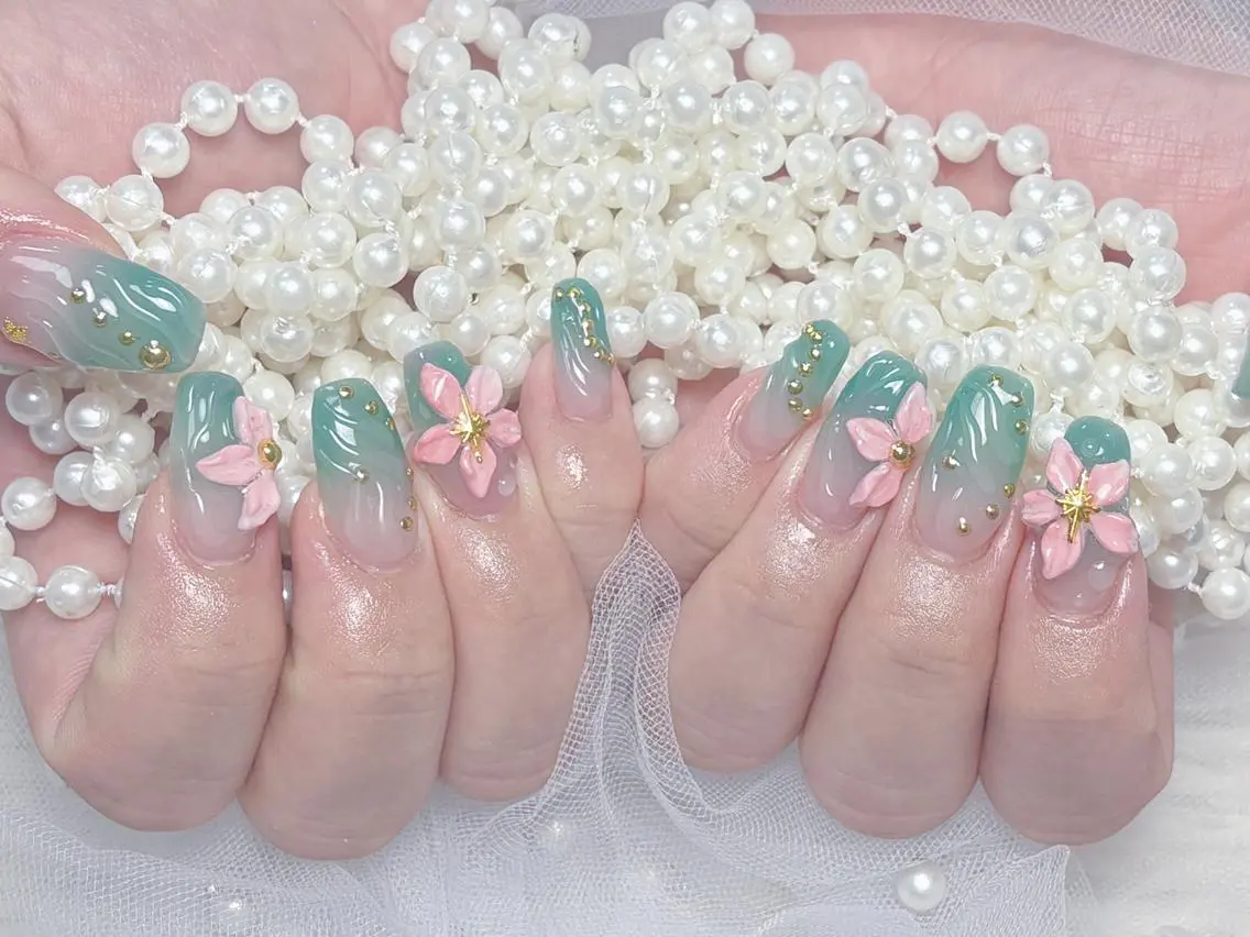 ネイル アートネイル オーロラネイル 長さ出し フットネイル ガーリー 🎀Seina 🧚🏻♀️のネイルデザイン