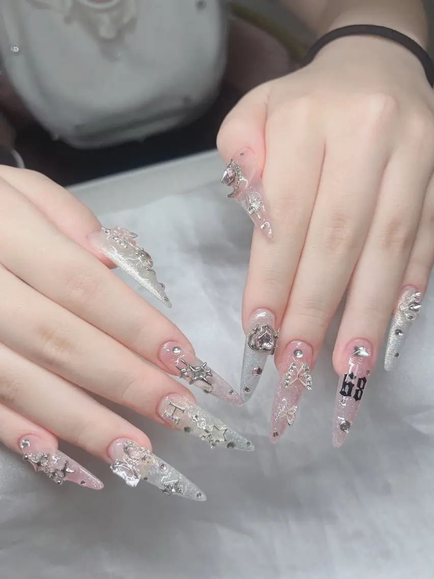 ネイル 長さ出し グラデーション キラキラネイル マグネットネイル ニュアンスネイル ハンドネイル Lee Nails チップ長さだし専門店のネイルデザイン