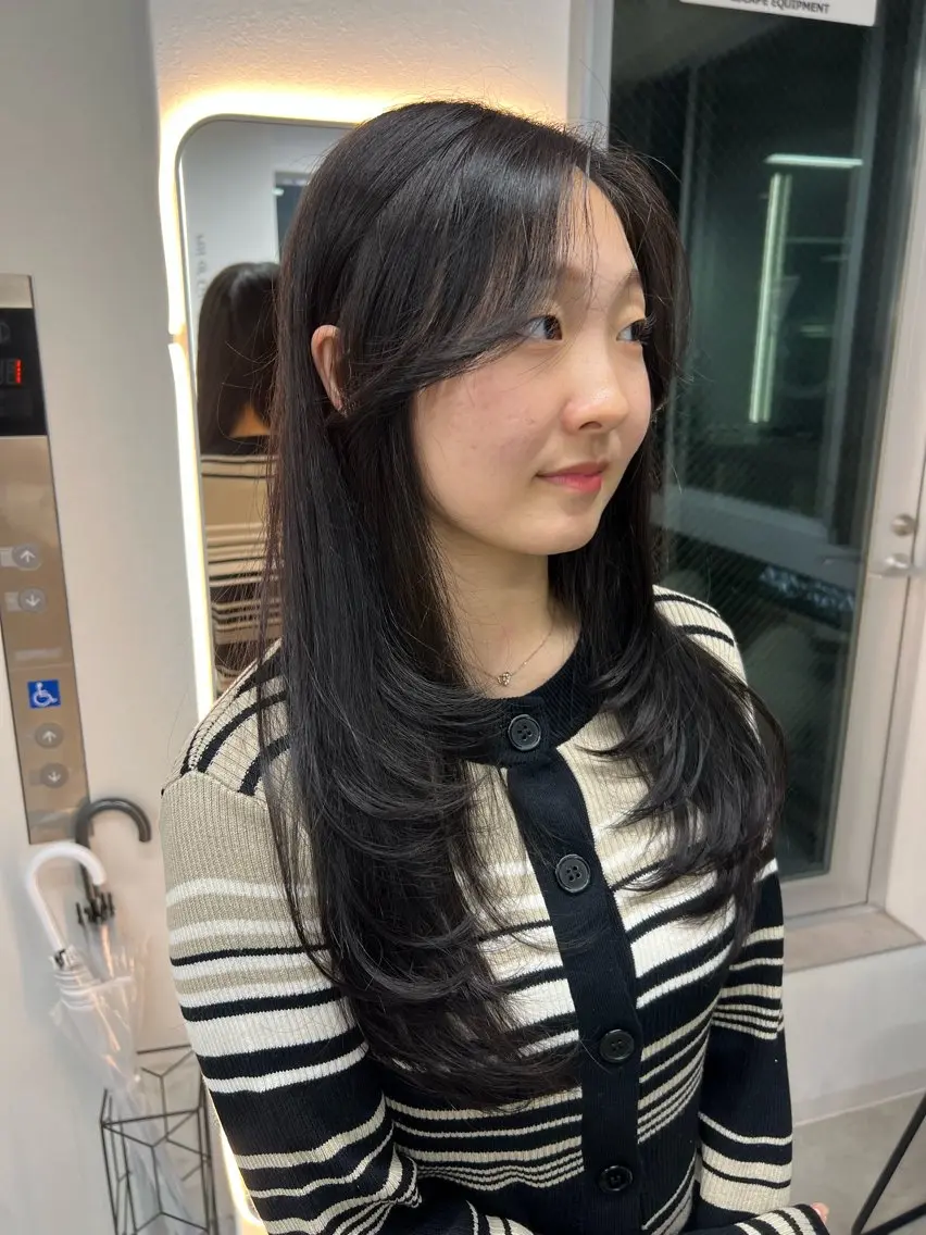 セミロング カット ヘアカラー maya🇰🇷韓国 レイヤー/顔まわりのヘアスタイル