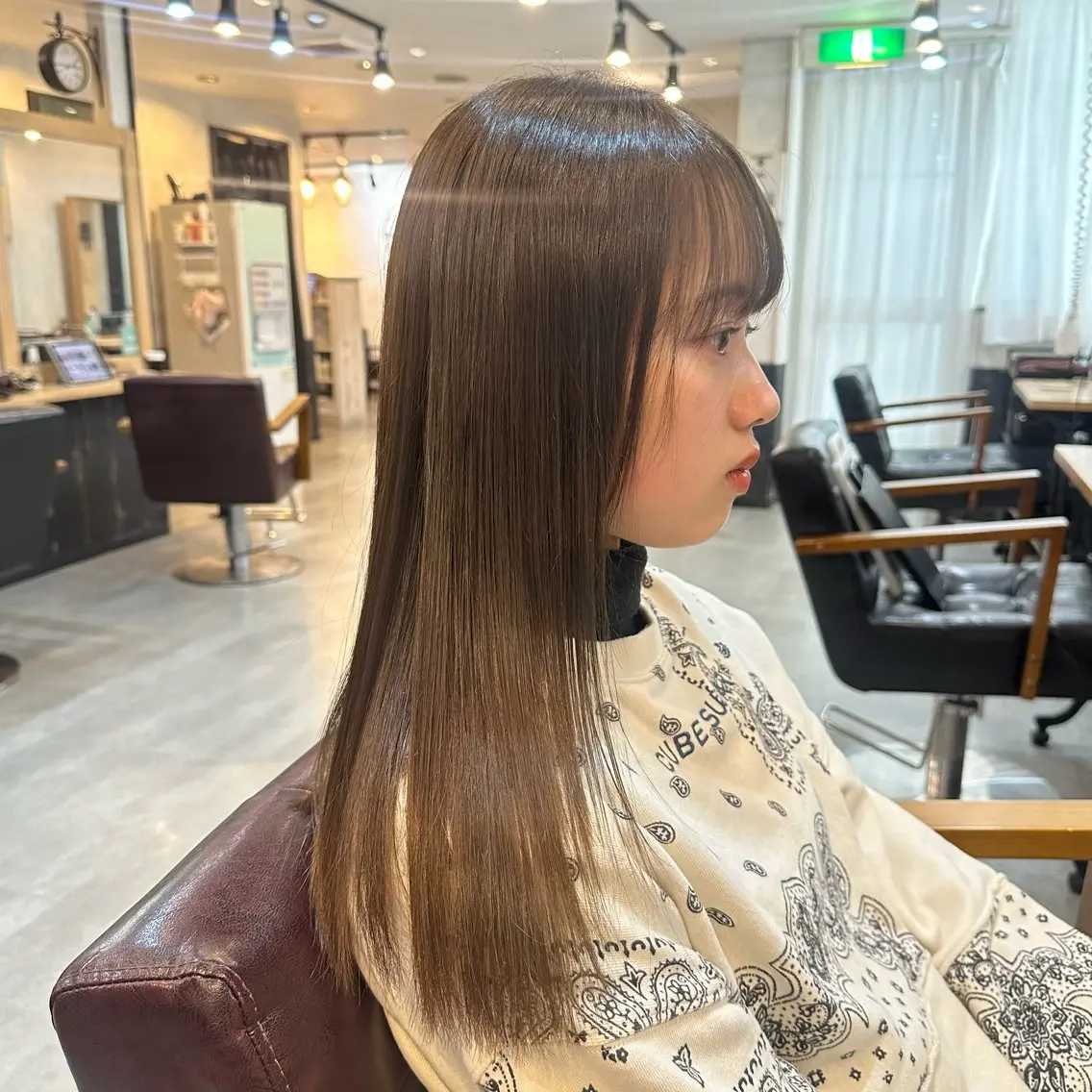 セミロング カラー ベージュカラー ダブルカラー ミルキーベージュ Yuki☺︎パーマ レイヤーカットのヘアスタイル