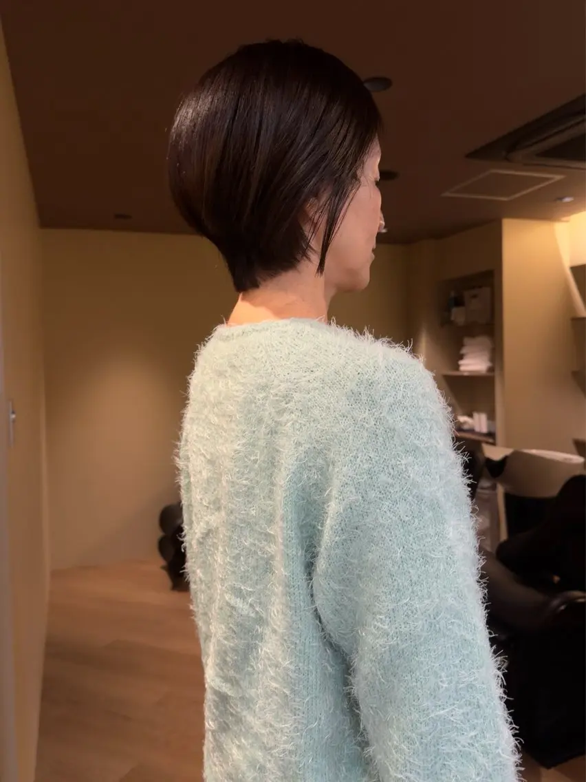 ショート カラー shiro.kobe 森彩華のヘアスタイル