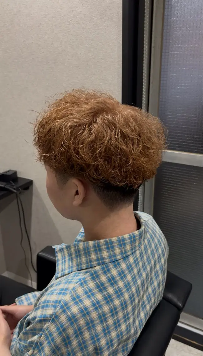 カラー メンズ 西村 杏のヘアスタイル