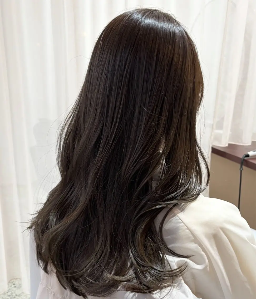 セミロング カラー アディクシーカラー 透明感カラー グレージュ オリーブグレージュ オリーブグレー カット ヘアカラー ヘッドスパ やまぐち もえかのヘアスタイル