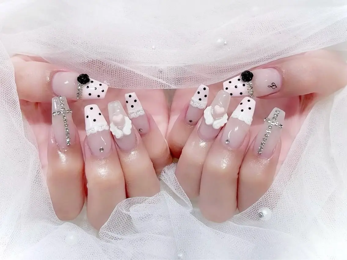 ネイル ガーリー ハート 韓国ネイル ニュアンスネイル リボン ハンドネイル Sora nail 長さ出し専門店のネイルデザイン
