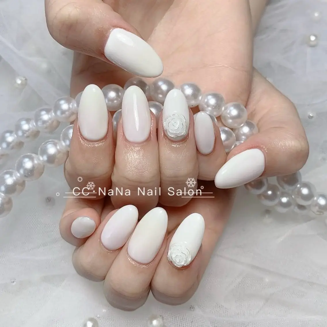 ネイル スカルプネイル ホワイト ハンドネイル 💎CC・NaNa 韓国風ネイル🌙Cのネイルデザイン
