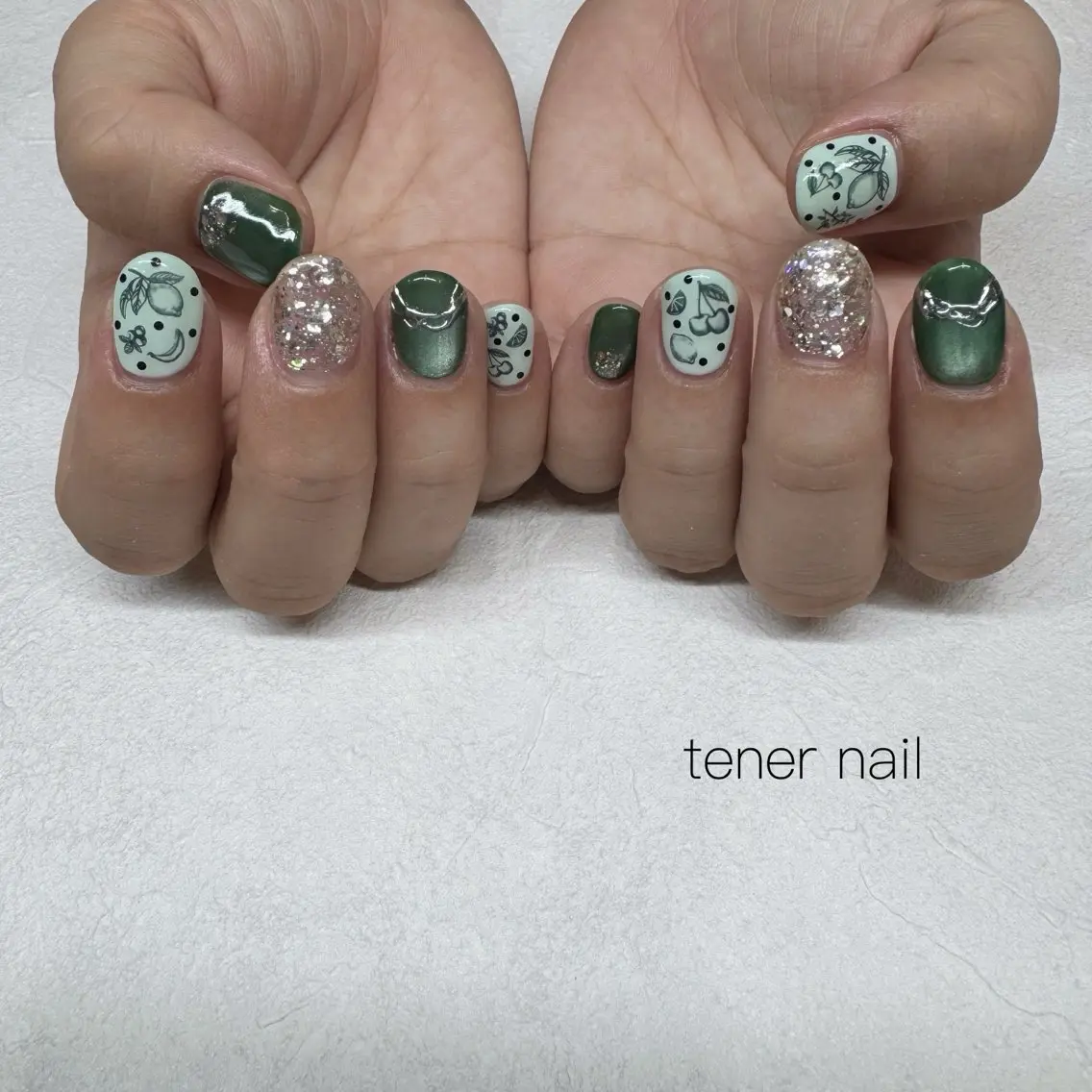 ネイル グリーン ハンドネイル テネルネイル tener nailのネイルデザイン