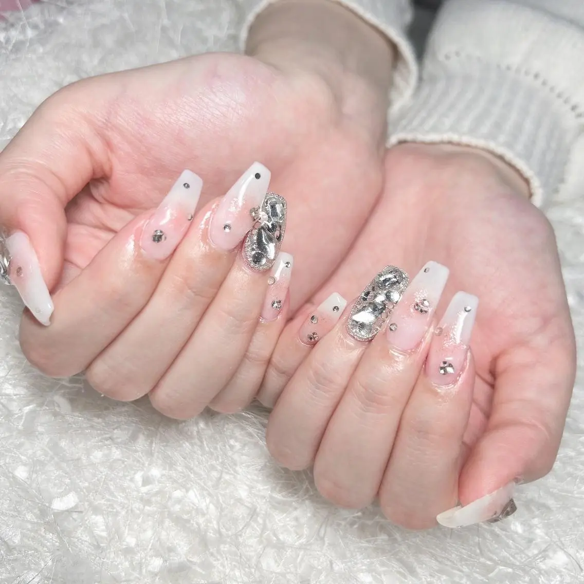 ネイル 長さ出し フレンチネイル ジェルネイル グラデーション 韓国ネイル ハンドネイル Nail&eye Belire 新宿のネイルデザイン