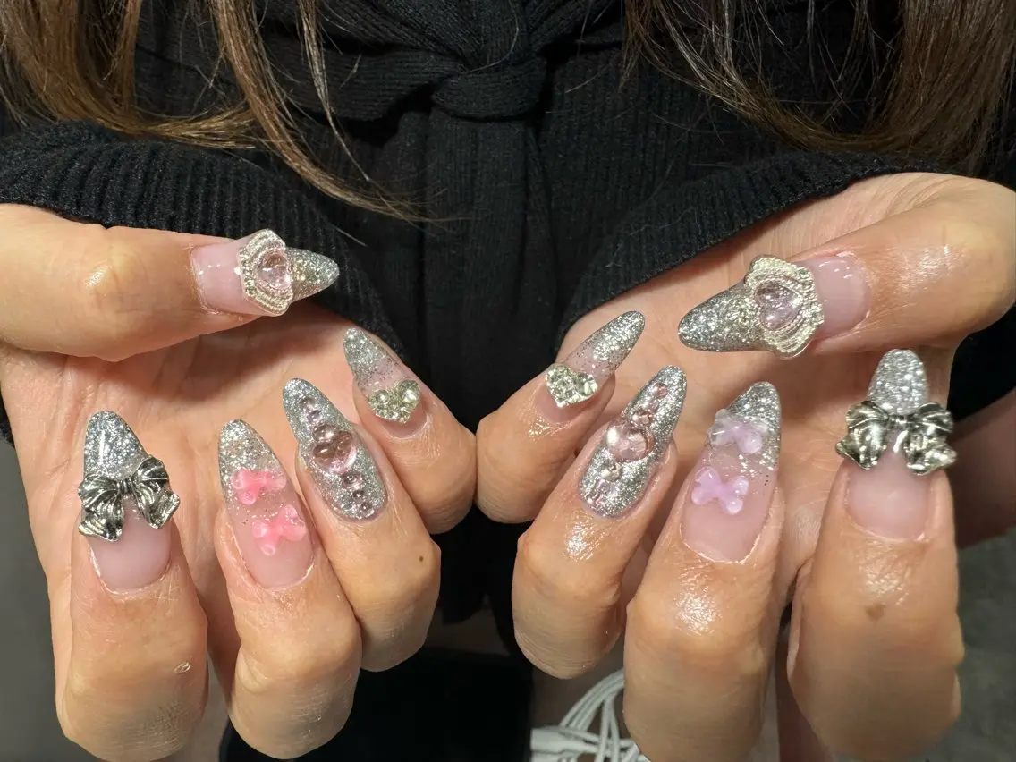 ネイル LAVISH 大和店 emi・:*+のネイルデザイン