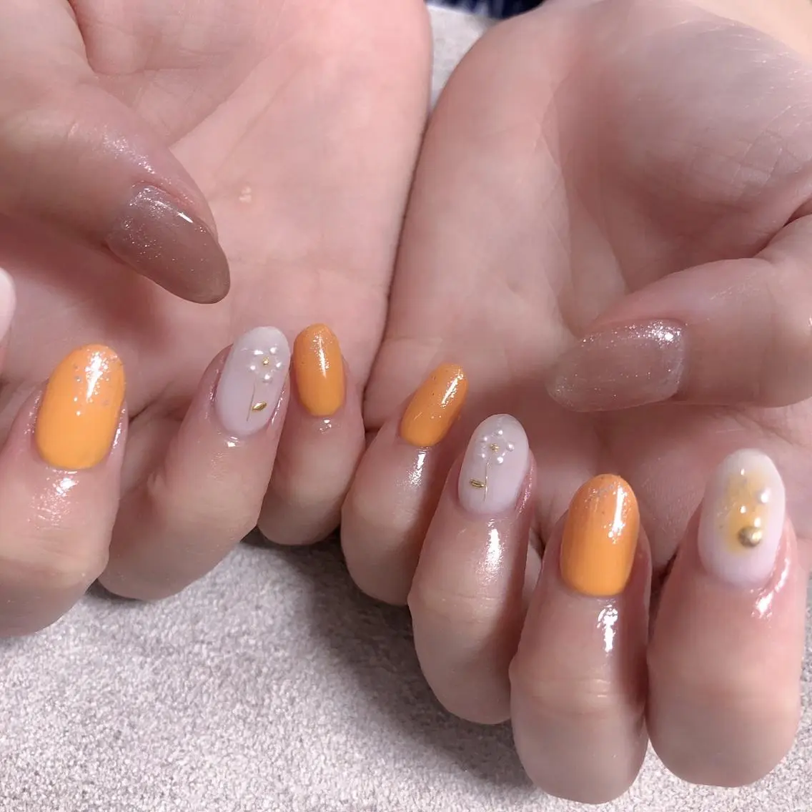 ネイル オーロラネイル フラワーネイル フットネイル フレンチネイル ジェルネイル mogunail &blowのネイルデザイン
