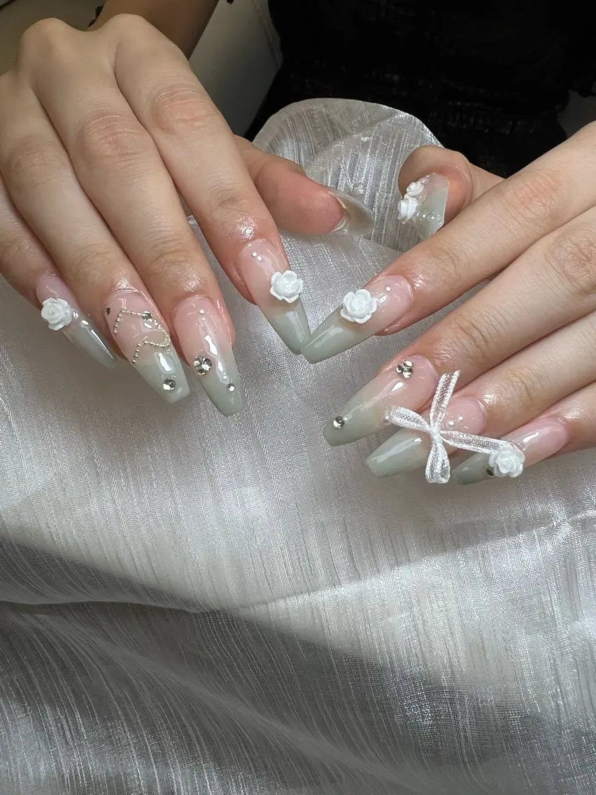 ネイル マグネットネイル ミラーネイル ネイルチップ 冬ネイル Lee Nailsのネイルデザイン