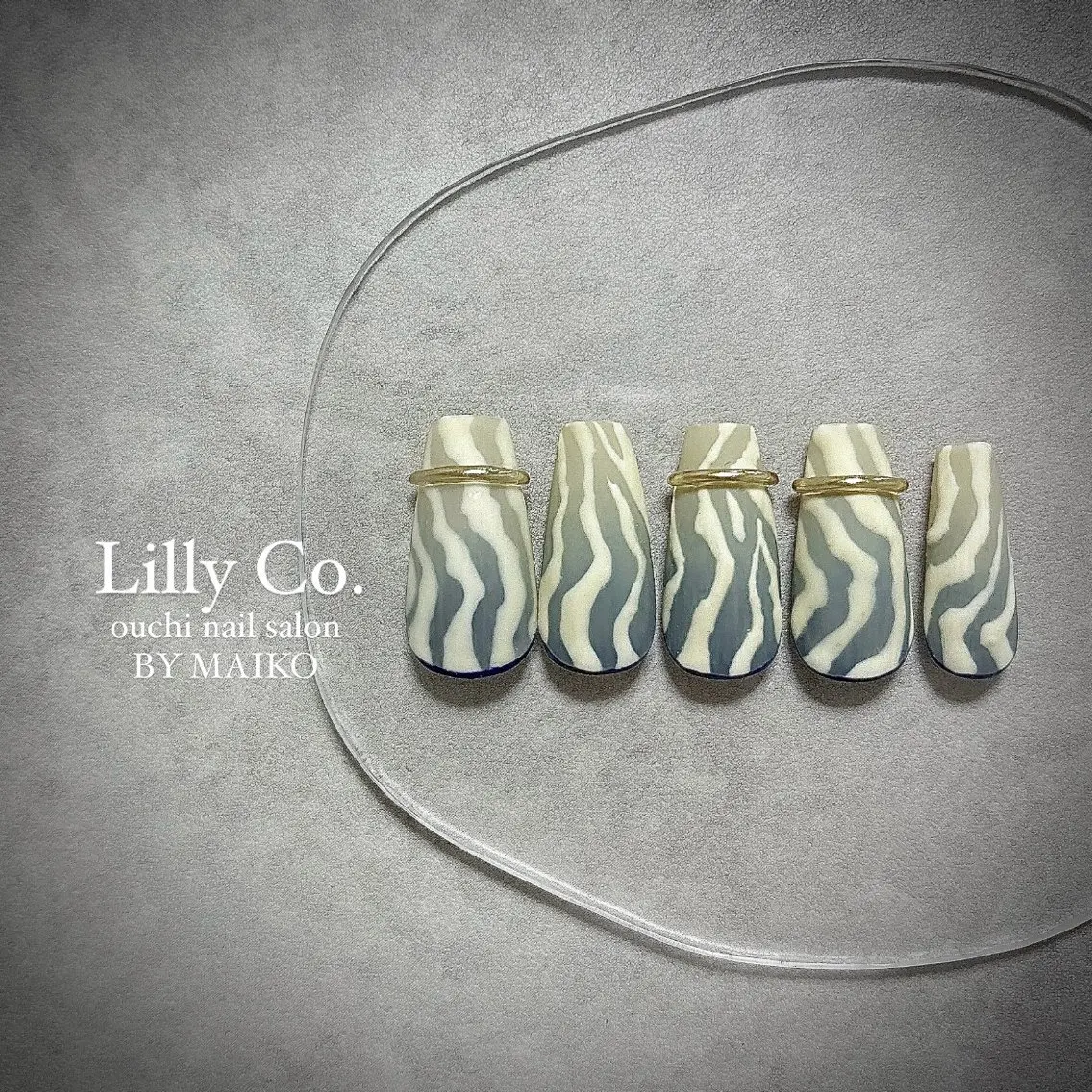 ネイル アニマル柄 グラデーション ハンドネイル ハンドケア Lilly Co.のネイルデザイン