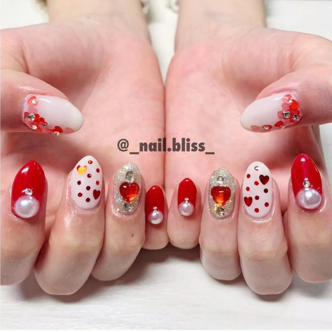 ネイル ハート ハンドネイル NAIL BLISSのネイルデザイン