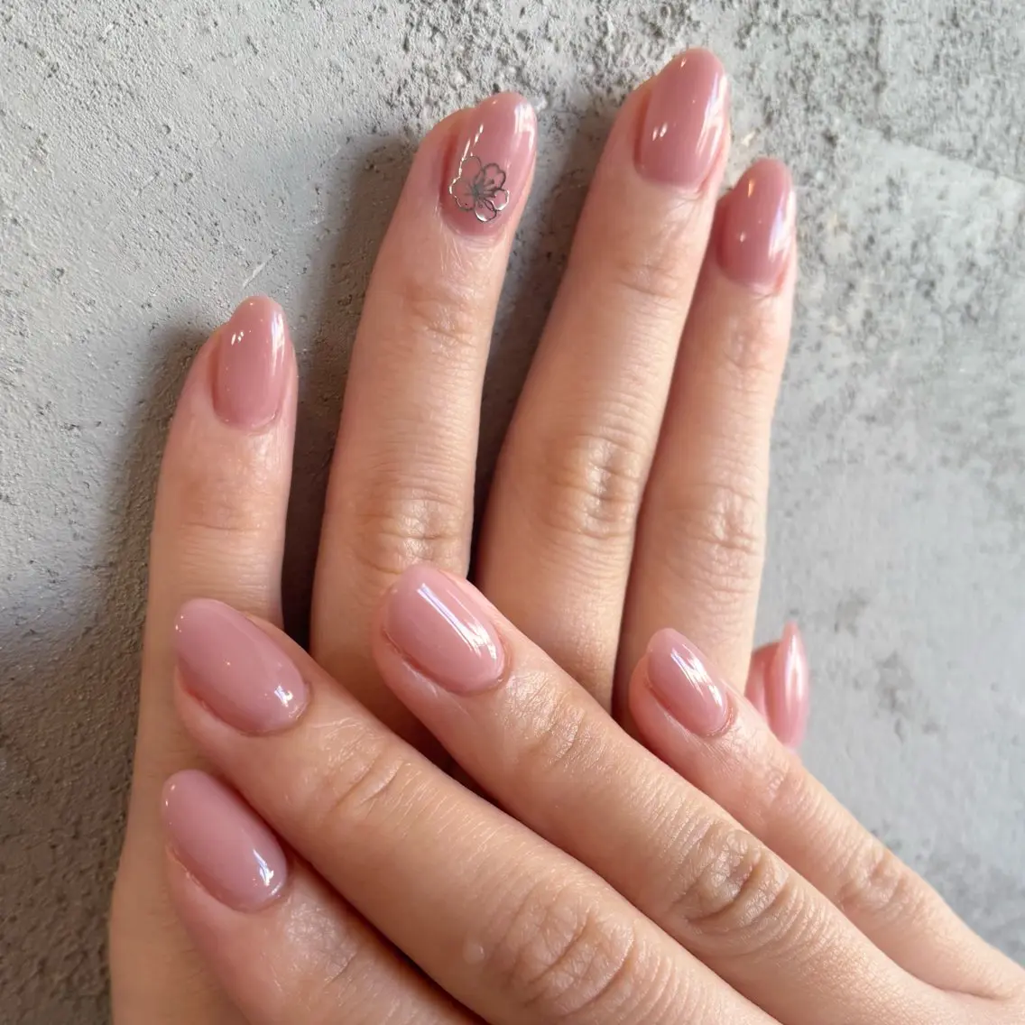 ネイル シンプルネイル lealea Ayakaのネイルデザイン