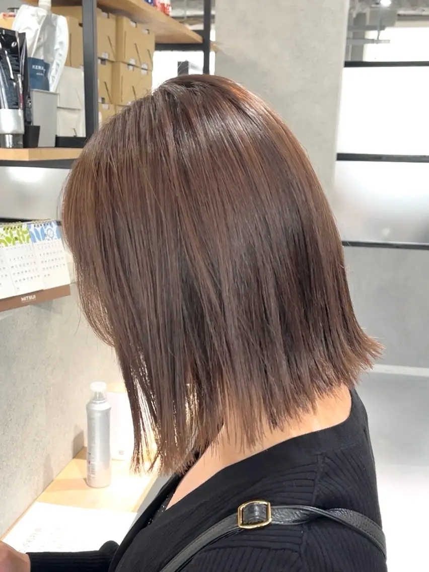 ショート ボブ カット ヘアカラー トリートメント 透明感カラー/レイヤ ー/顔まわり/辻部のヘアスタイル