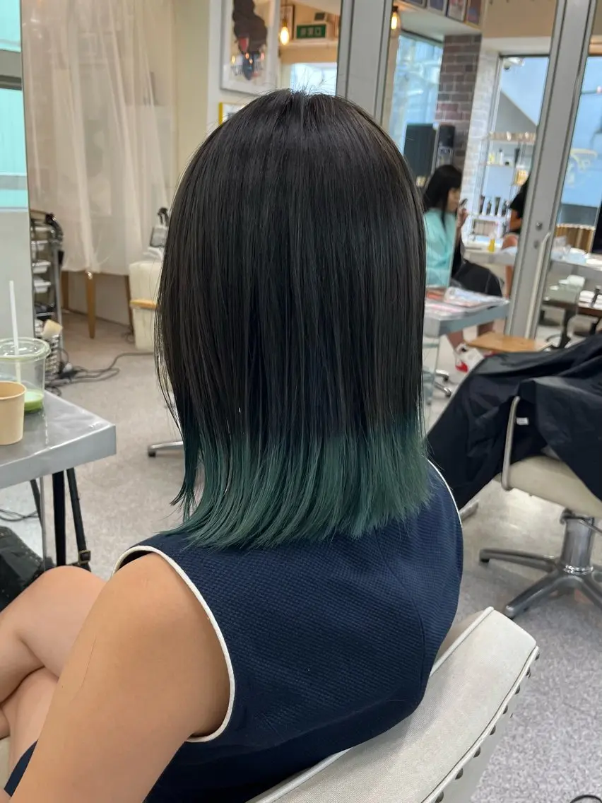 ミディアム カラー エクステ ハイトーン 💭黒崎ハルカのヘアスタイル