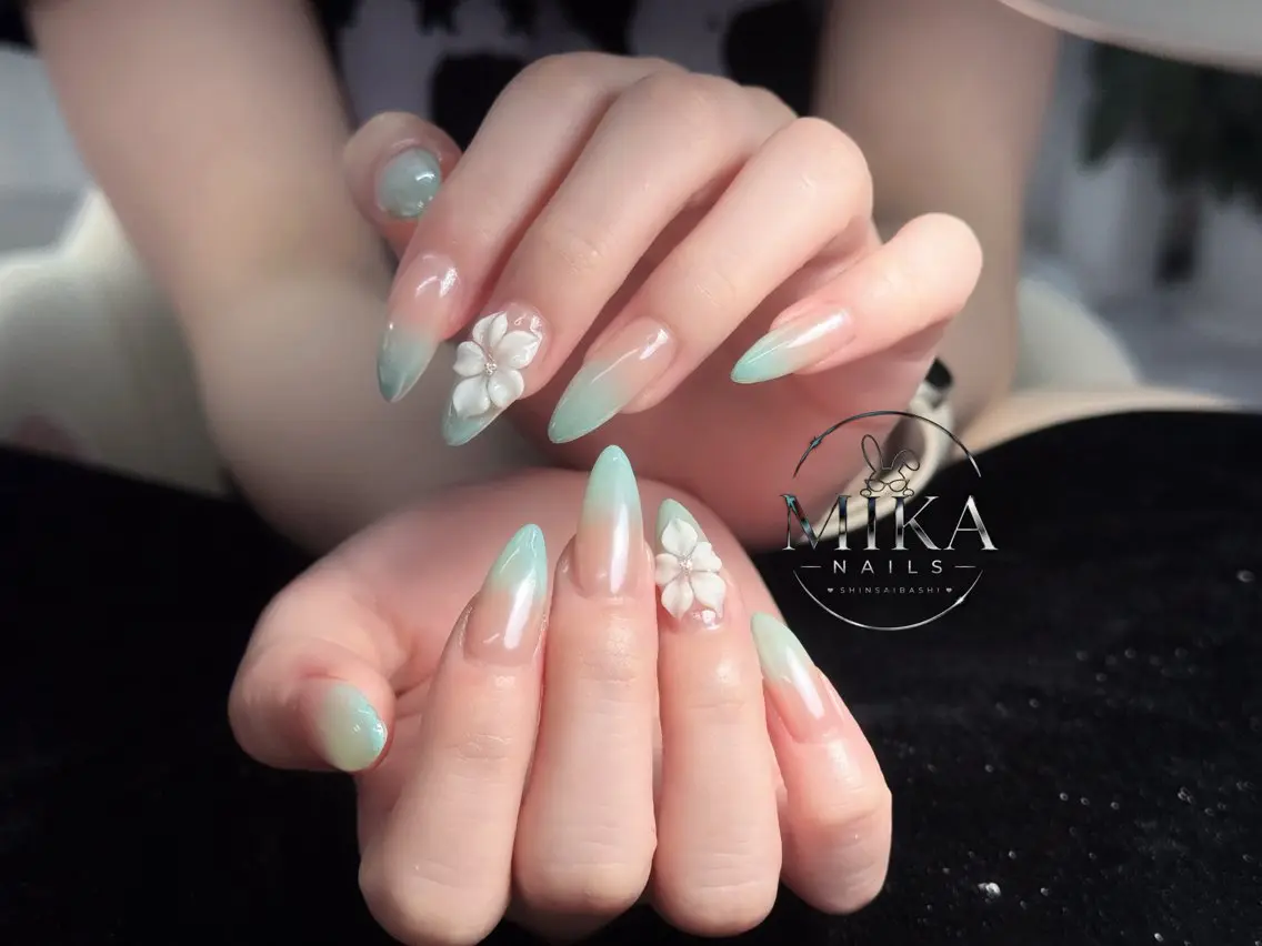 ネイル ガーリー キラキラネイル 韓国ネイル ロングネイル シンプルネイル ハンドネイル 🦊Genie🦊 Mika Nailsのネイルデザイン