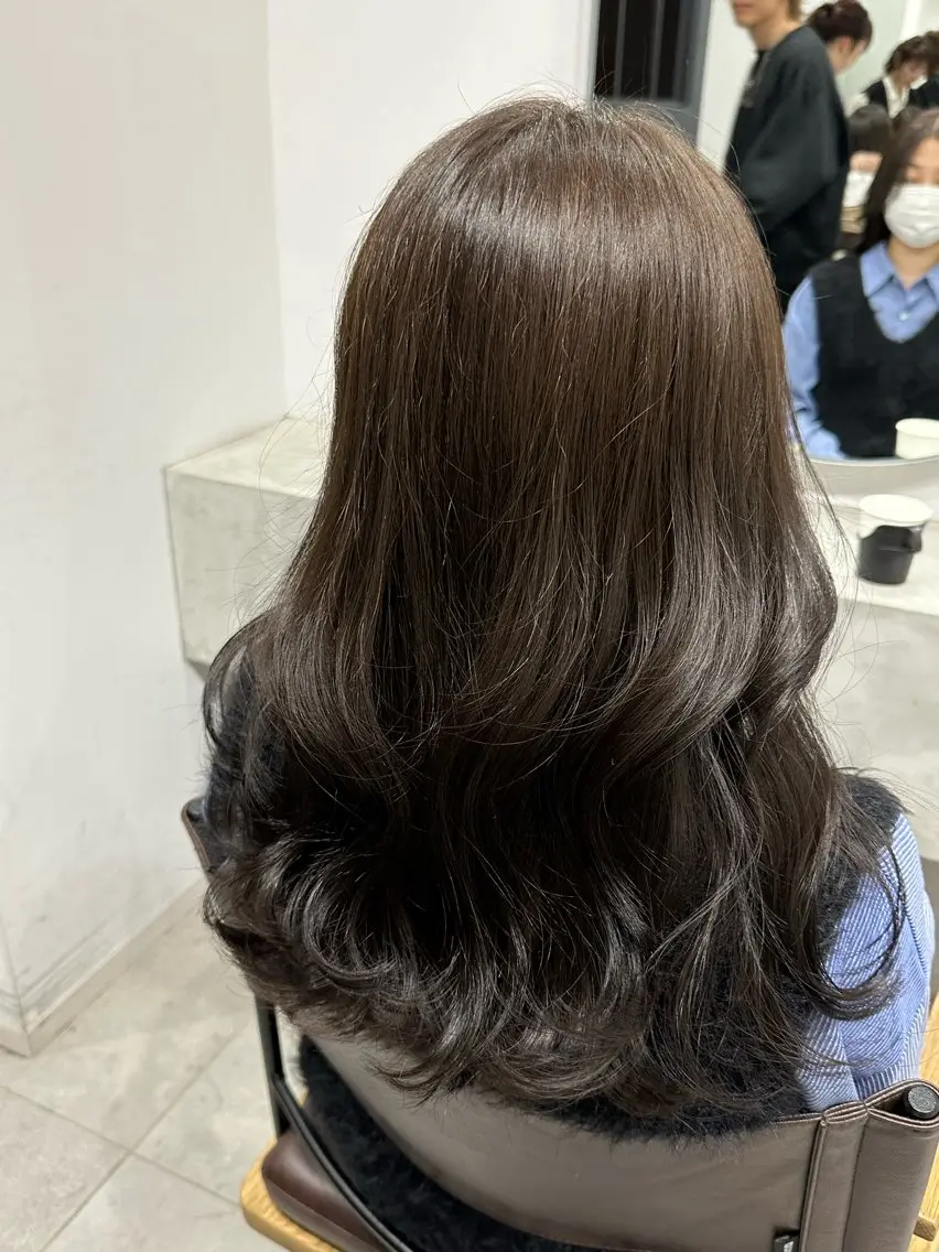 ロング カラー カット ヘアカラー トリートメント シガ ミクトのヘアスタイル
