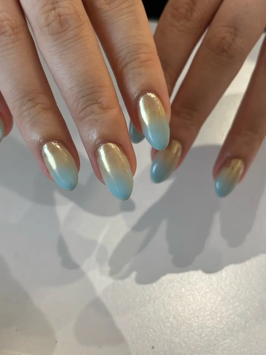 ネイル グラデーション ミラーネイル 夏ネイル Ann nailのネイルデザイン