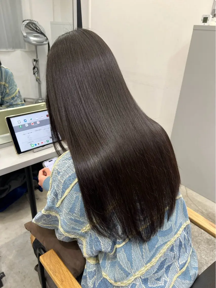 ロング パーマ 髪質改善 レイヤーカット 縮毛矯正 トリートメント 酸性ストレート 縮毛矯正 🍒モテ暖色カラー × うる艶✧ ゆなのヘアスタイル