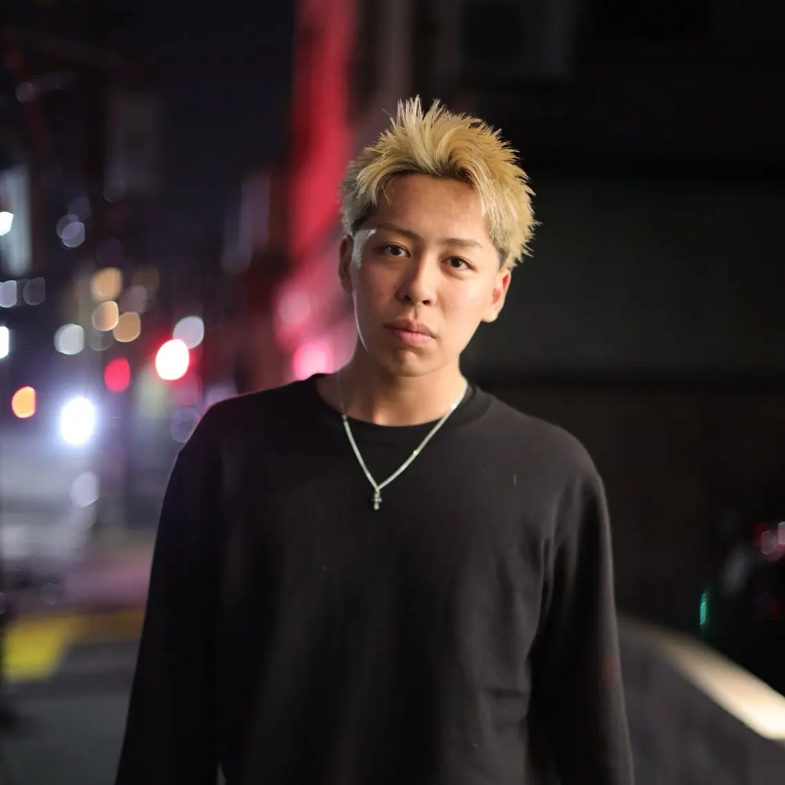 ミディアム カラー メンズ アップバング メンズブリーチ メンズハイトーン ブリーチ ハイトーンカラー カット メンズカット✂️/ パーマ🪢/金敷幸作のヘアスタイル