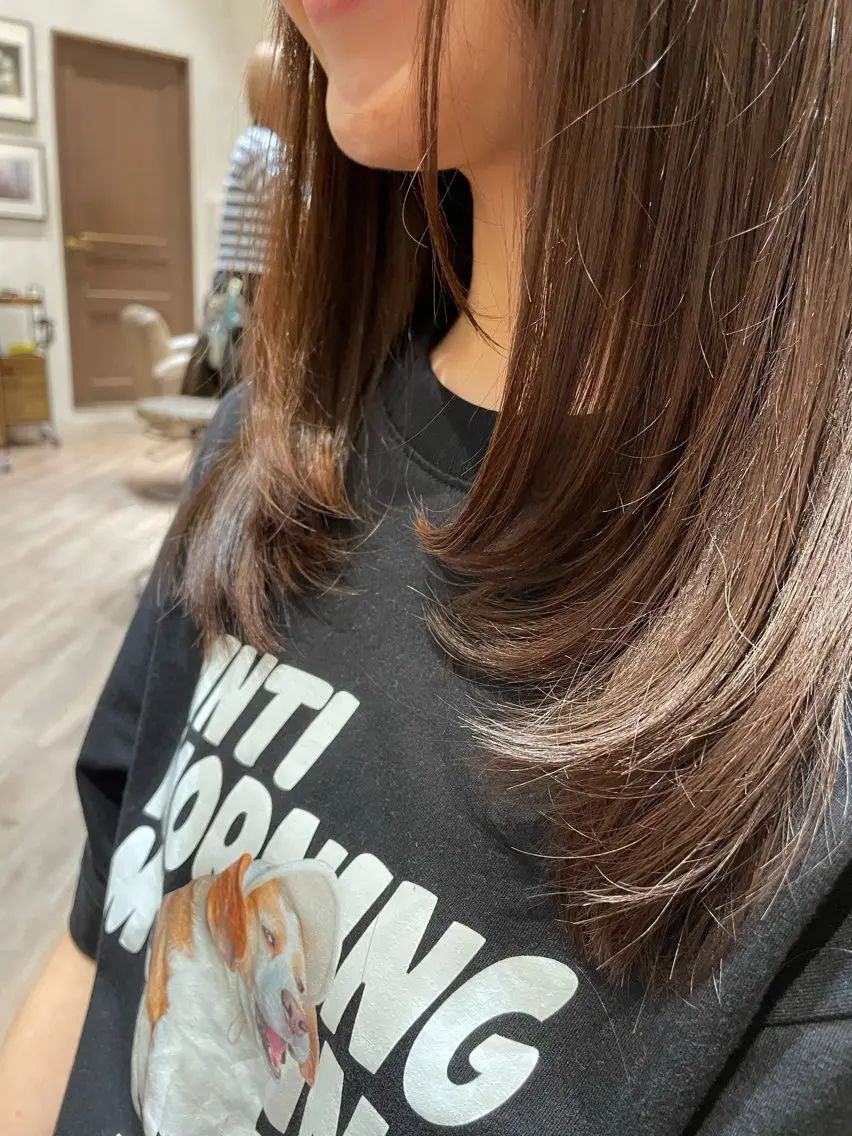 ミディアム カット ヘアカラー 森 泉琴のヘアスタイル