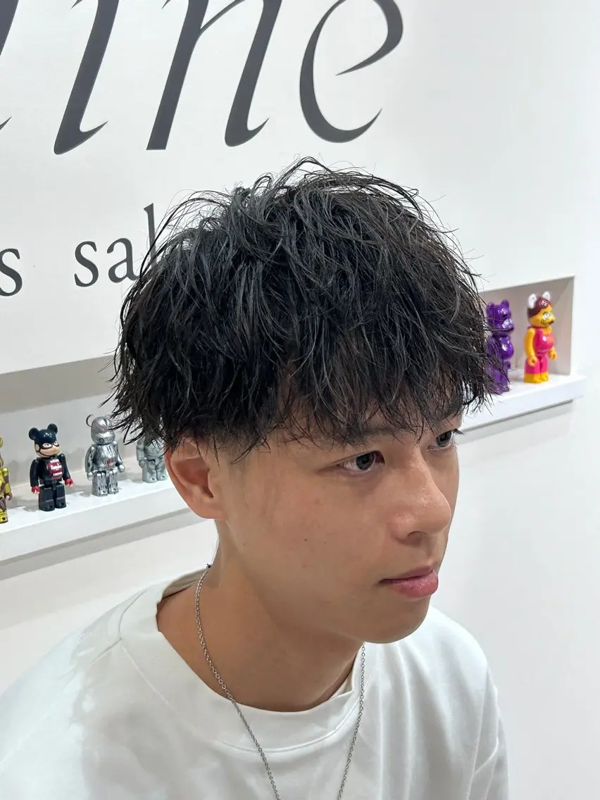 ミディアム パーマ メンズ ミディアムパーマ メンズパーマ ツイストスパイラルパーマ スパイラルパーマ 丸田 恭平のヘアスタイル