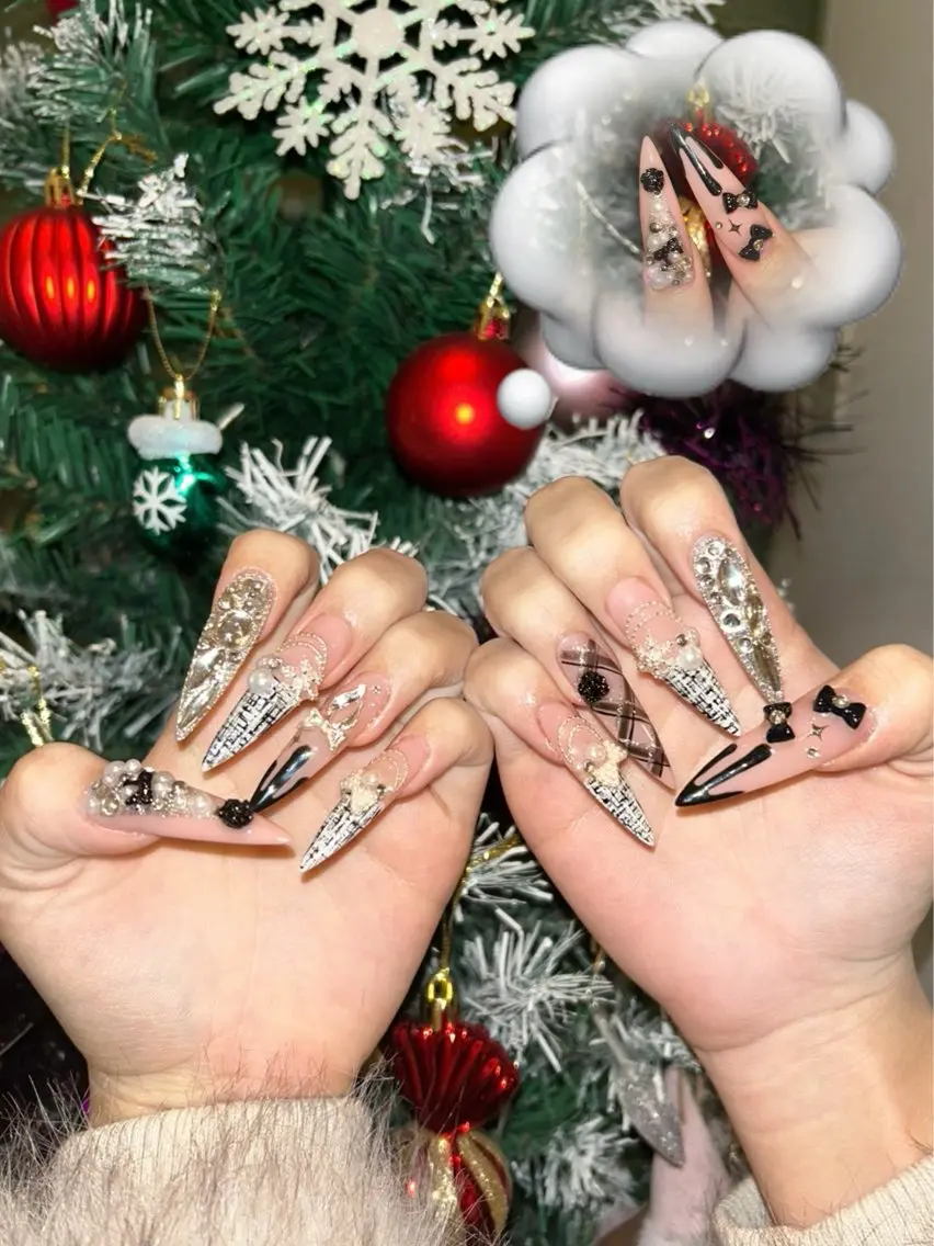 ネイル アートネイル オーロラネイル チークネイル 長さ出し フットネイル ハンドネイル Chan nailsのネイルデザイン