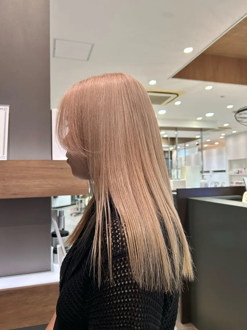 【透明感のあるカラーしたい方🫧】ブリーチ＋カラー＋カット（2回目ブリーチ➕¥7700、1.5h）の写真