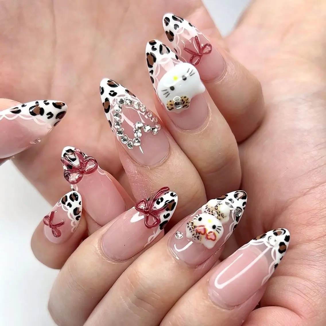 ネイル キラキラネイル 韓国ネイル ロングネイル シンプルネイル ワンホンネイル ハンドネイル Rina Nail.Novaのネイルデザイン