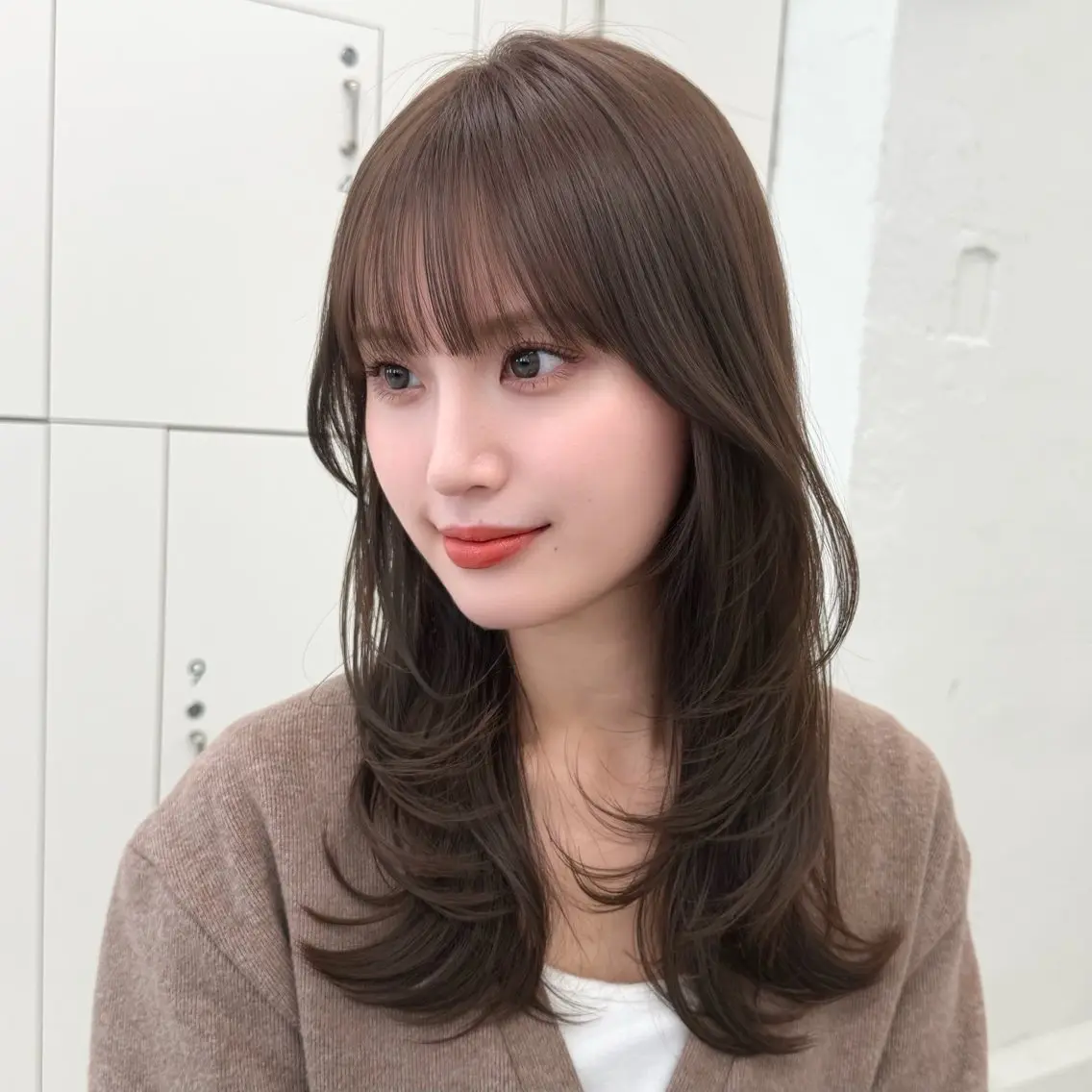 ロング カット ヘアカラー トリートメント mei / レイヤー 顔まわり 🤍のヘアスタイル