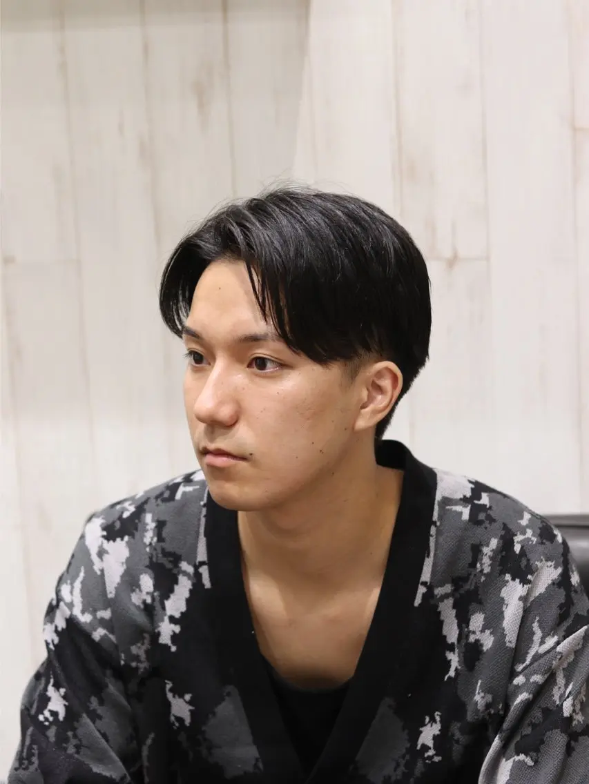 ミディアム 樋口 心音のヘアスタイル