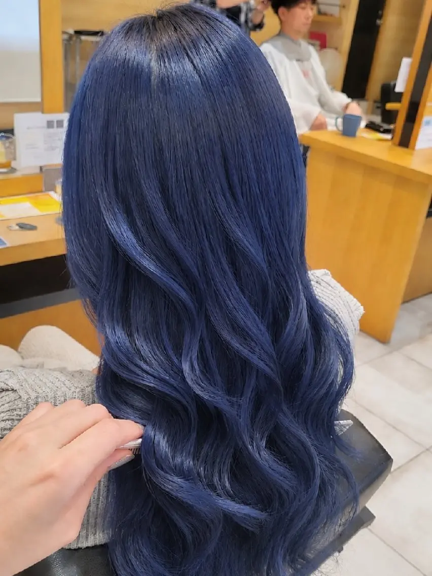 カラー ブルーカラー ネイビーカラー ヘアカラー トリートメント ブリーチカラー/ 美髪矯正/佐伯 駿のヘアスタイル