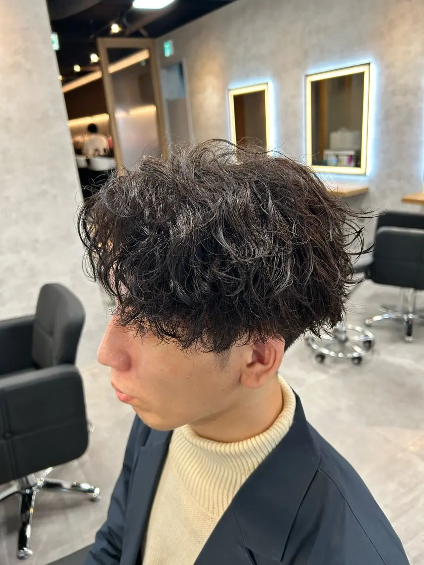 ショート カラー パーマ メンズ フェザーパーマ メンズパーマ カット パーマ メンズ縮毛矯正/ パーマ👑YUTAのヘアスタイル