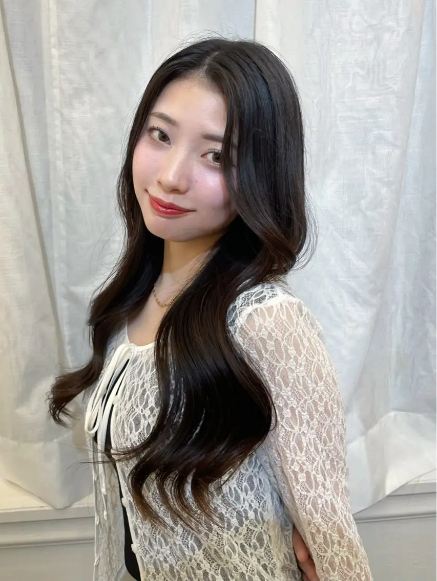 ロング ロングレイヤー 顔まわりレイヤー ヨシンモリ 韓国風ヘア レイヤーカット 高橋 嘉月のヘアスタイル