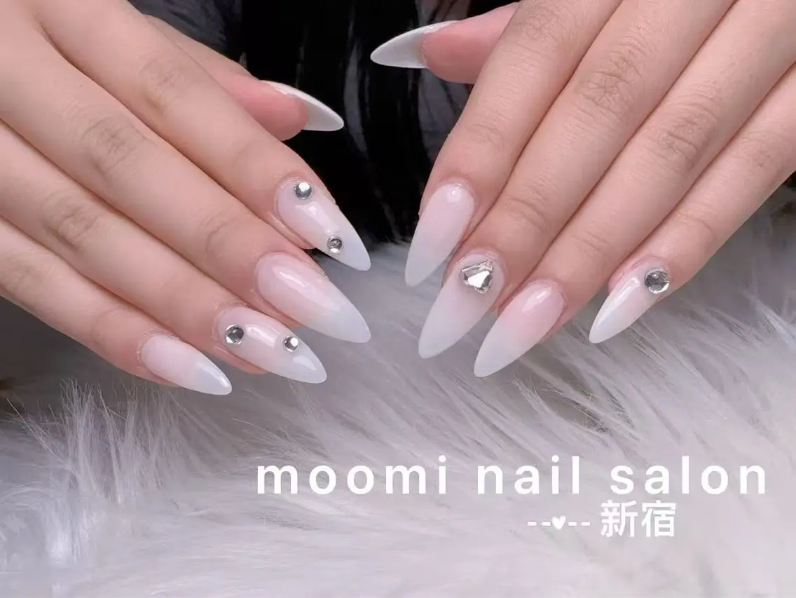 ロング ハンドネイル 長さだし専門店 Moominのネイルデザイン