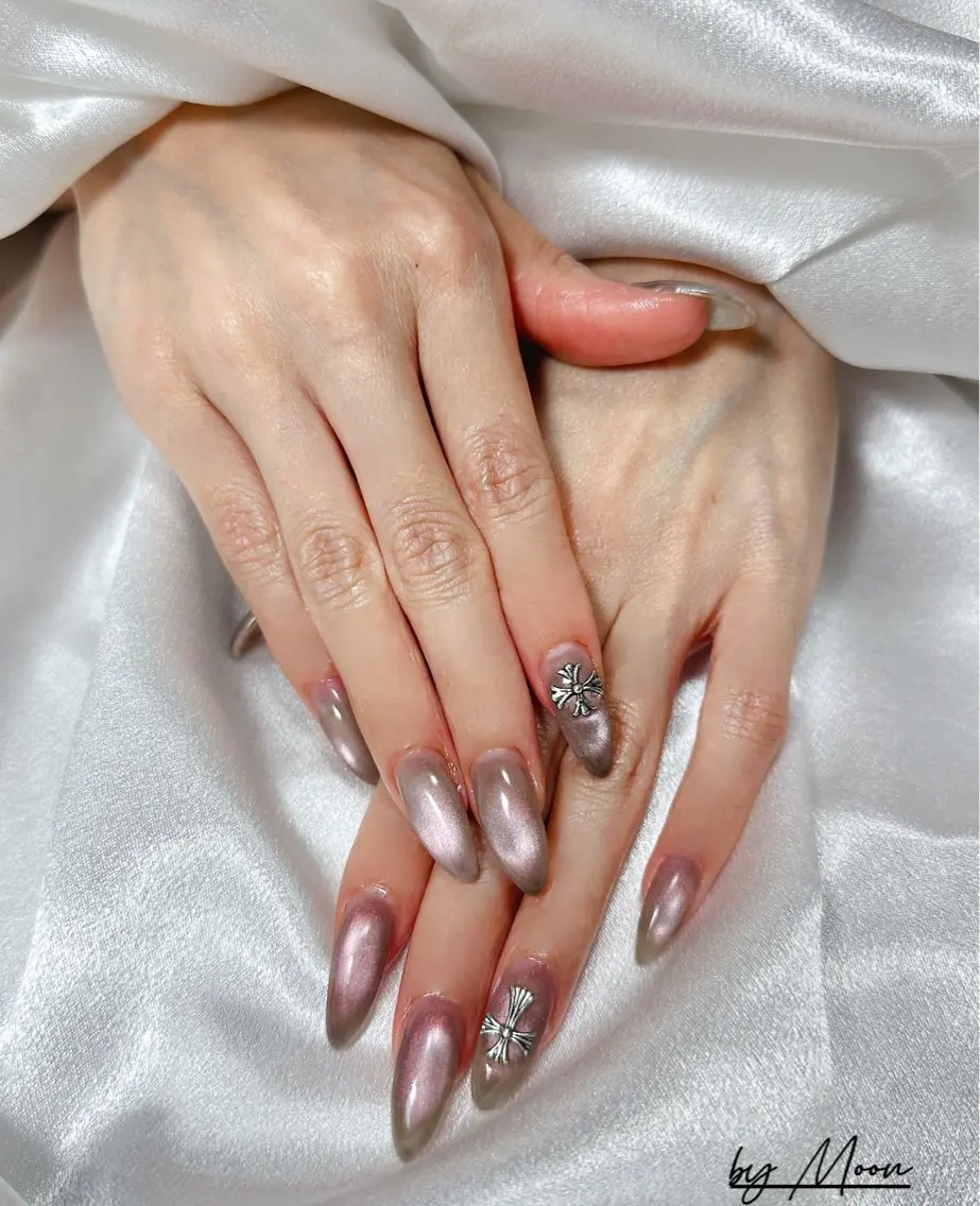 ネイル ジェルネイル マグネットネイル シルバー Moon Nailsのネイルデザイン
