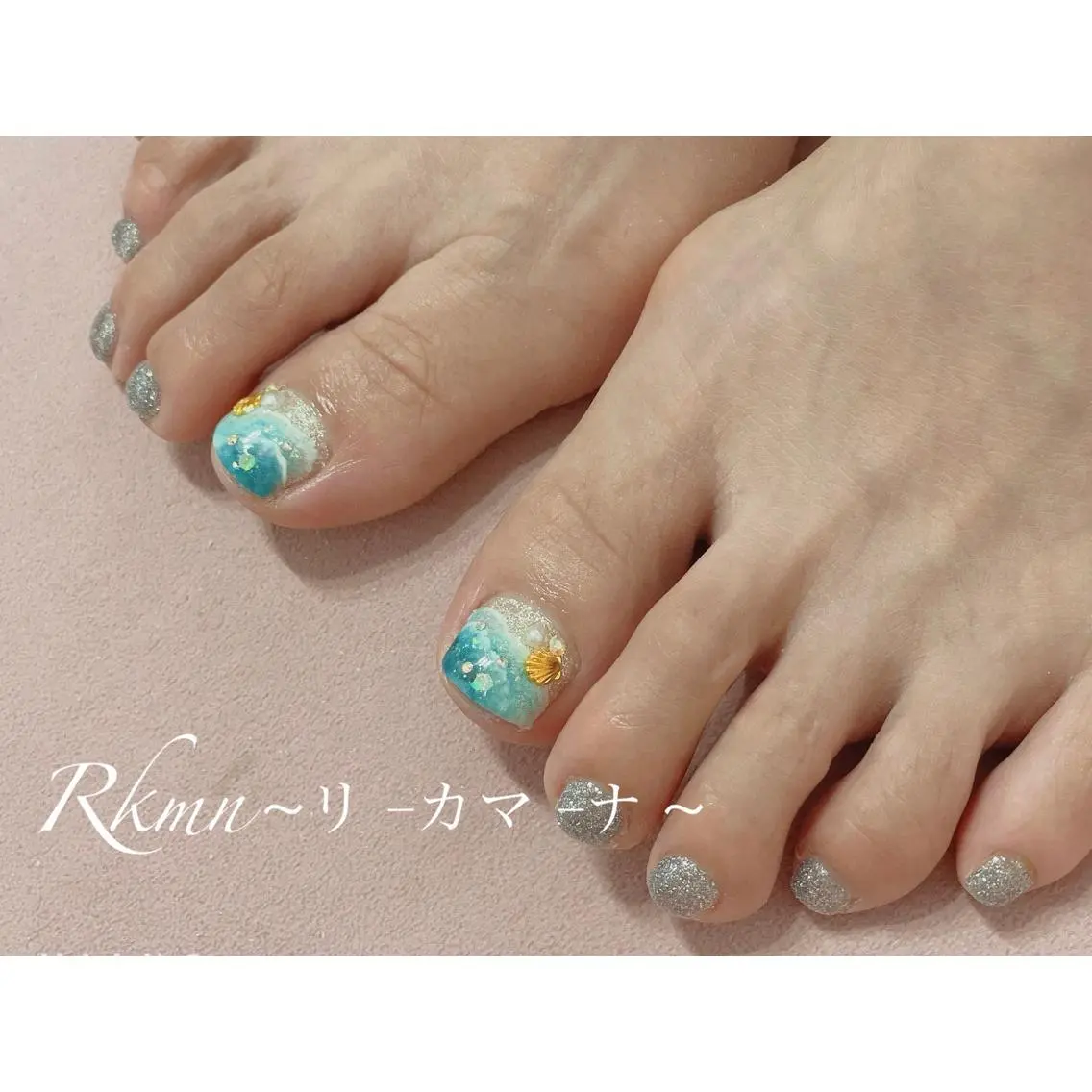 ネイル アートネイル フットネイル キラキラネイル ラメ(グリッター) 春ネイル Rkmn ~リ-カマ-ナ~のネイルデザイン