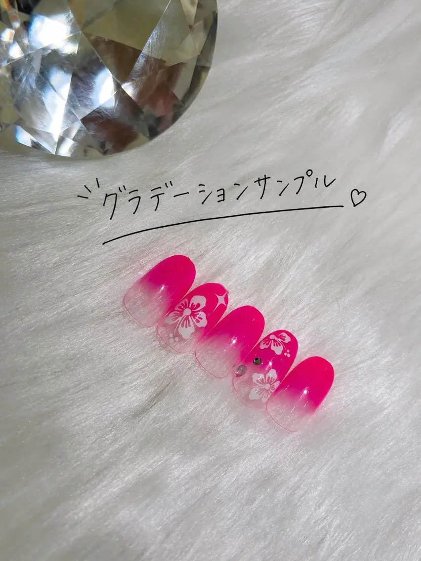 ネイル グラデーション ひな セプトアカデミーのネイルデザイン