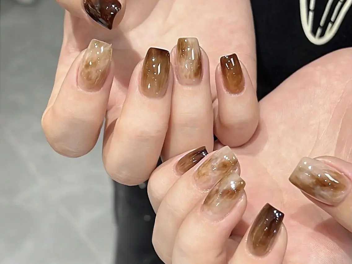 ネイル アートネイル カジュアル ジェルネイル ミディアムネイル ニュアンスネイル 🌷Hana 🌷のネイルデザイン