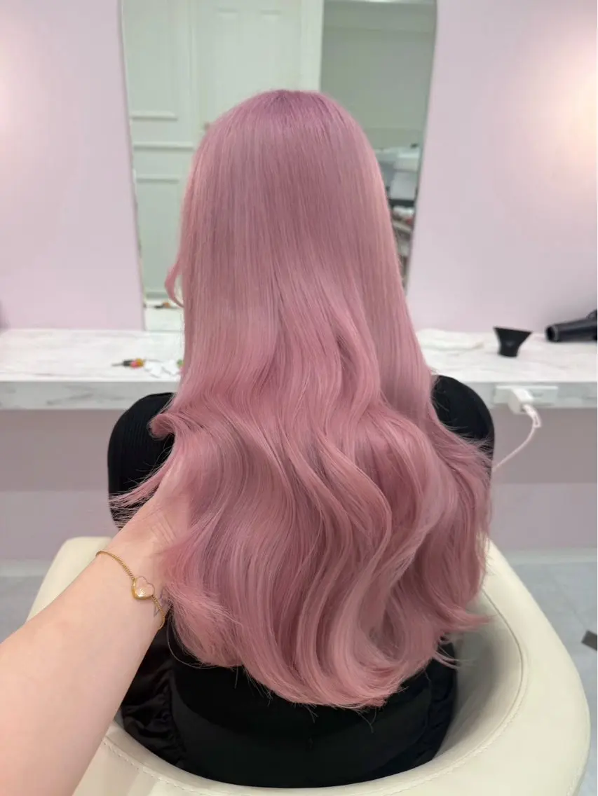 ロング カラー ブリーチ 透明感カラー ハイトーンカラー ヘアカラー ハイトーンカラー💞 くるみ🎀のヘアスタイル