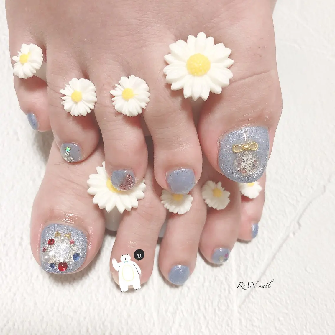 ネイル ブルー 成人式 フットネイル フレンチネイル キラキラネイル RAN nailのネイルデザイン