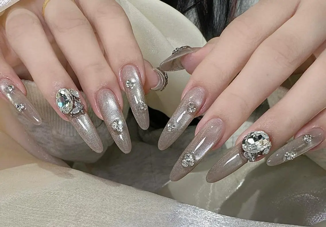 マツエク・マツパ ハンドネイル エリ🫧 nail池袋東口のネイルデザイン