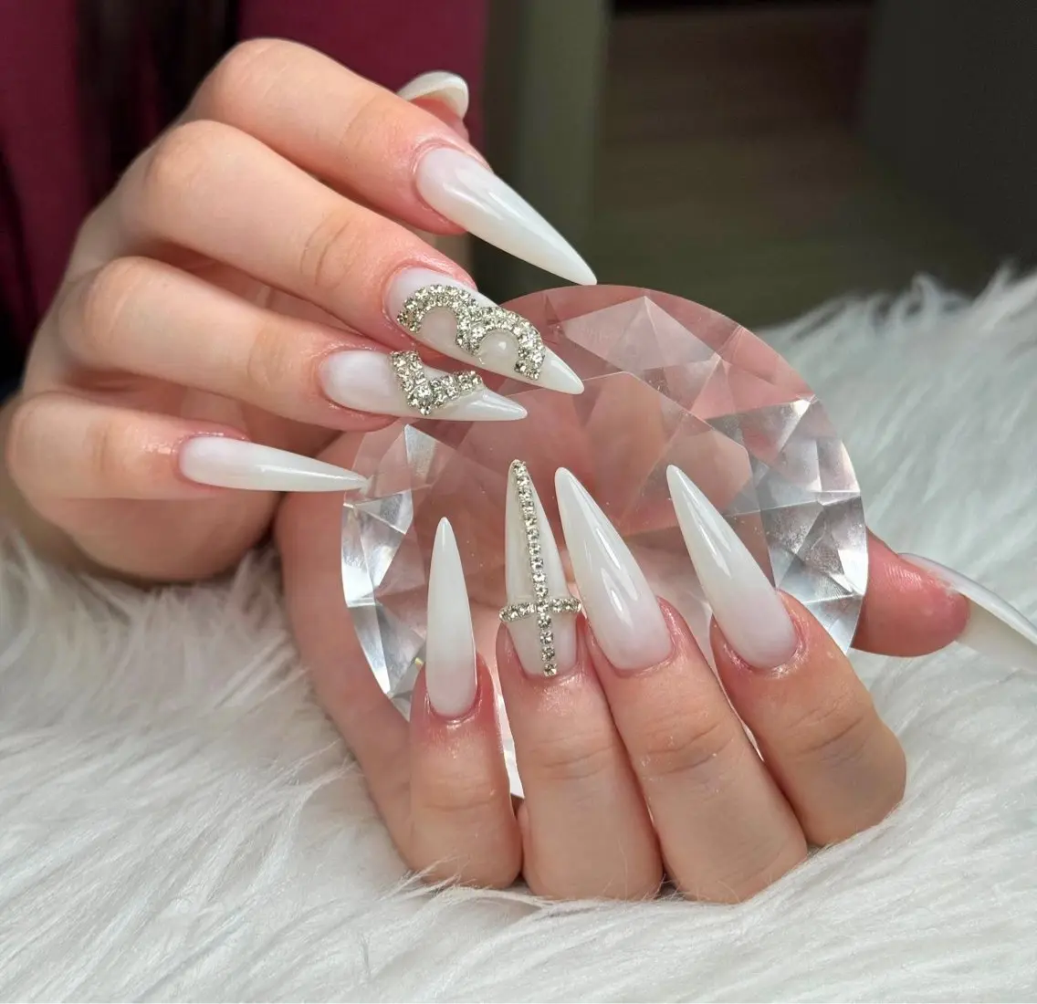 ネイル アートネイル ボルドー フレンチネイル ジェルネイル 氷ネイル・うるうるネイル ハンドネイル Yuki Nailsalonのネイルデザイン