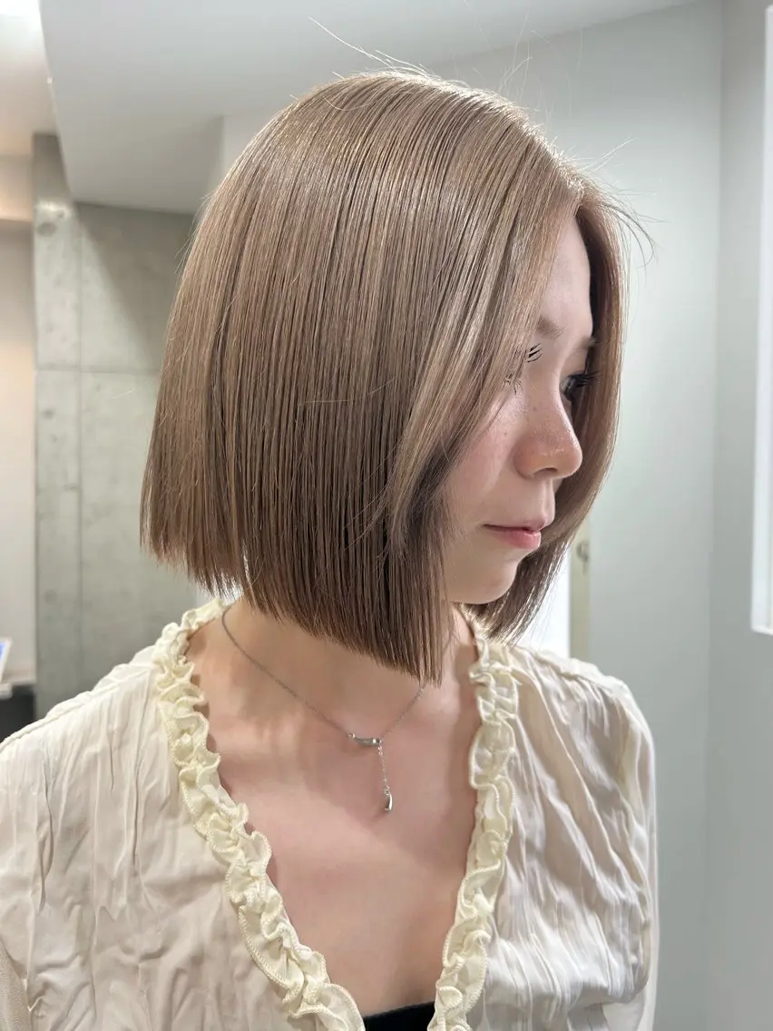 ショート カラー カット ヘアカラー トリートメント ベージュカラー🐑 レイヤー🤎塚原優芽のヘアスタイル