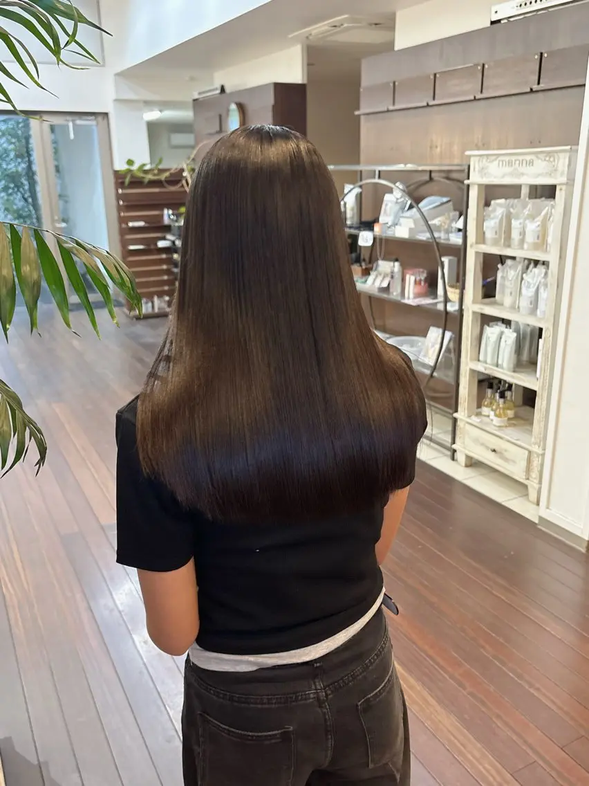 ロング 髪質改善 カット 縮毛矯正 トリートメント 出水 裕大のヘアスタイル