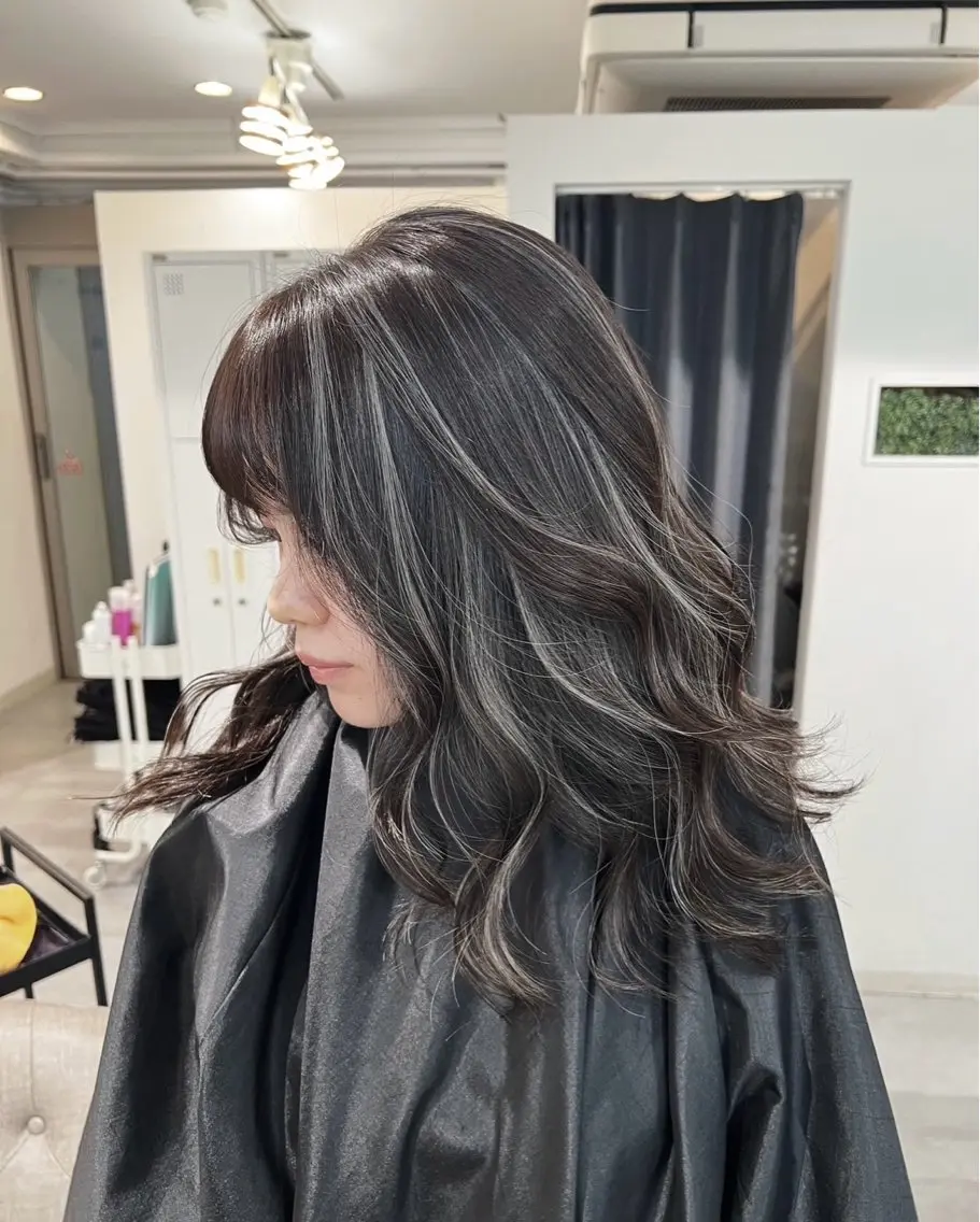セミロング カラー ダークグレー ダークグレージュ グレージュ ハイライトカラー ハイライト 指名数No.1 /NAOYAのヘアスタイル