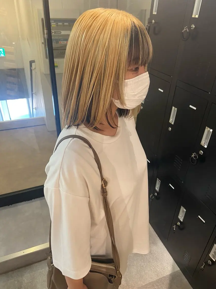ミディアム カラー カット ヘアカラー トリートメント ウルフカット レイヤーカット上柿のヘアスタイル